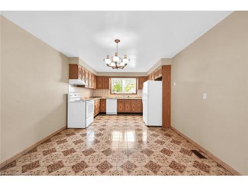 81 Summerlea Drive, Hamilton, ON - Indoor Photo Showing Kitchen