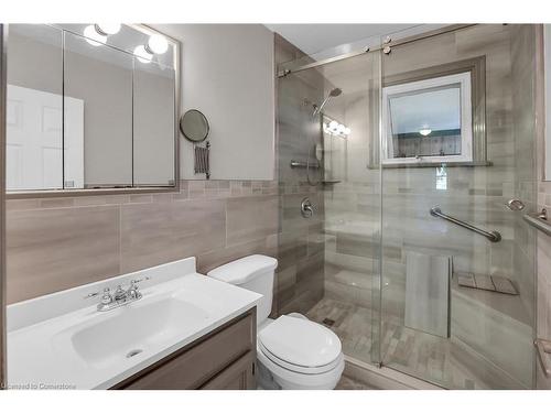 532 Ridge Road E, Grimsby, ON - Indoor Photo Showing Bathroom