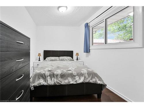 55 Wexford Avenue, London, ON - Indoor Photo Showing Bedroom