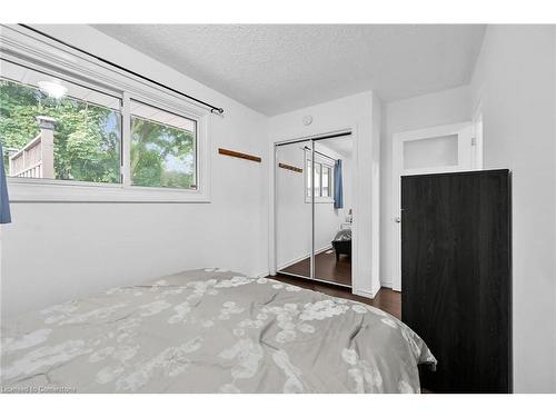 55 Wexford Avenue, London, ON - Indoor Photo Showing Bedroom