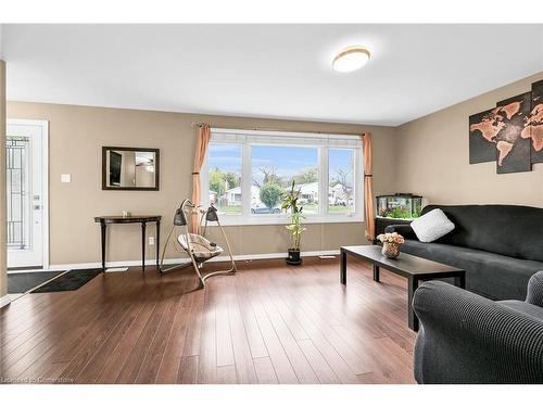 55 Wexford Avenue, London, ON - Indoor Photo Showing Living Room