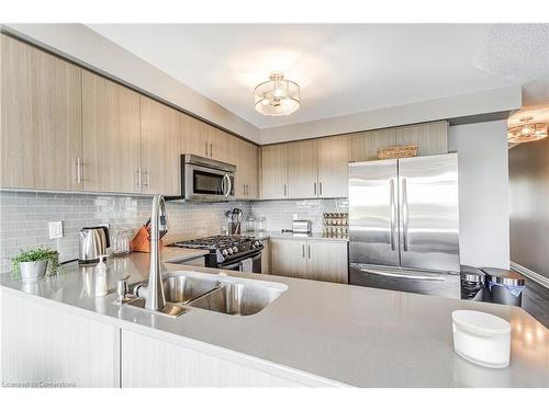 72 Keith Crescent, Niagara-On-The-Lake, ON - Indoor Photo Showing Kitchen With Double Sink With Upgraded Kitchen