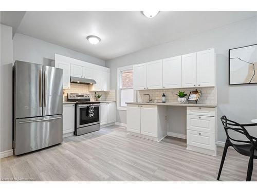 100 Park Row Street N, Hamilton, ON - Indoor Photo Showing Kitchen