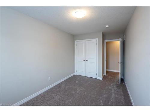 19 Genoa Drive, Hamilton, ON - Indoor Photo Showing Other Room