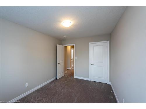 19 Genoa Drive, Hamilton, ON - Indoor Photo Showing Other Room