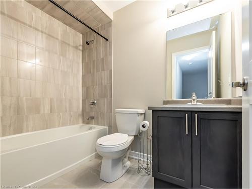 19 Genoa Drive, Hamilton, ON - Indoor Photo Showing Bathroom