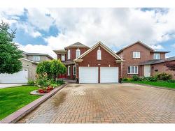 334 Greencedar Drive  Hamilton, ON L8C 7K6