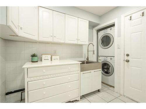 334 Greencedar Drive, Hamilton, ON - Indoor Photo Showing Laundry Room