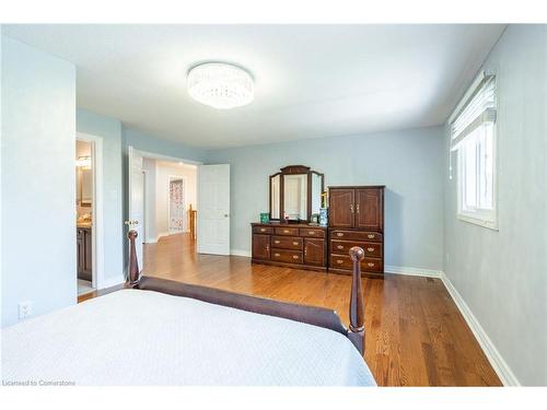 334 Greencedar Drive, Hamilton, ON - Indoor Photo Showing Bedroom