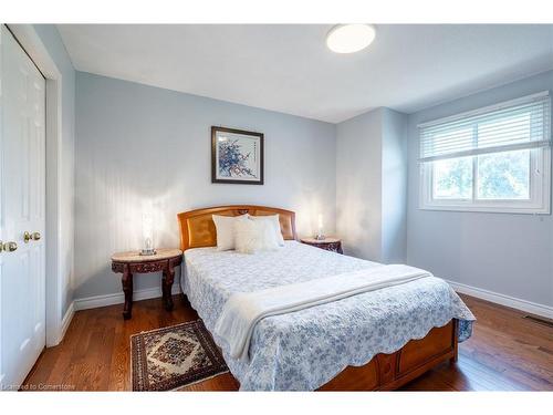 334 Greencedar Drive, Hamilton, ON - Indoor Photo Showing Bedroom