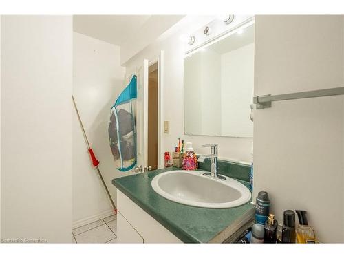 334 Greencedar Drive, Hamilton, ON - Indoor Photo Showing Bathroom