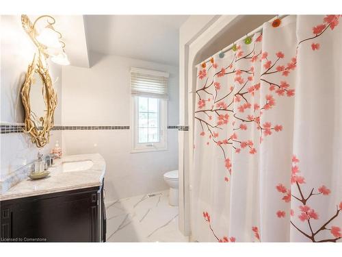 334 Greencedar Drive, Hamilton, ON - Indoor Photo Showing Bathroom