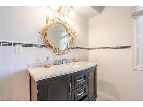 334 Greencedar Drive, Hamilton, ON - Indoor Photo Showing Bathroom