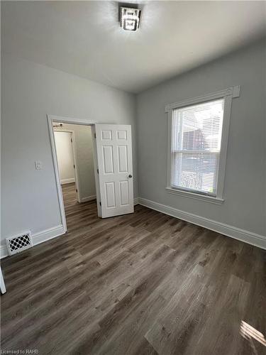 44 Madison Avenue, Hamilton, ON - Indoor Photo Showing Other Room