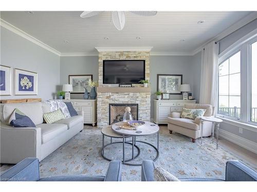 12 Firelane 11A Road, Niagara-On-The-Lake, ON - Indoor Photo Showing Living Room With Fireplace