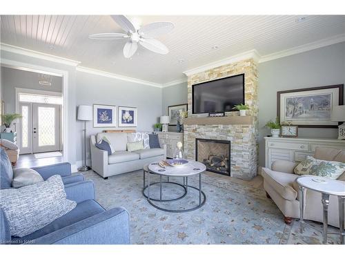 12 Firelane 11A Road, Niagara-On-The-Lake, ON - Indoor Photo Showing Living Room With Fireplace