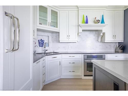 12 Firelane 11A Road, Niagara-On-The-Lake, ON - Indoor Photo Showing Kitchen