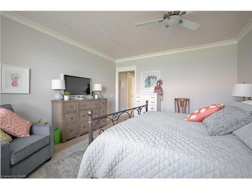 12 Firelane 11A Road, Niagara-On-The-Lake, ON - Indoor Photo Showing Bedroom