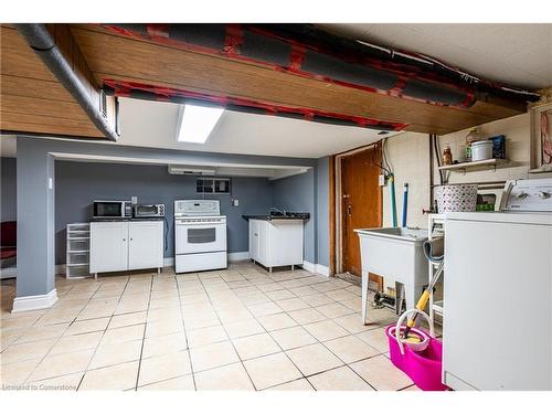 70 Ward Avenue, Hamilton, ON - Indoor Photo Showing Laundry Room