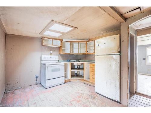 7203 Canborough Road, Dunnville, ON - Indoor Photo Showing Kitchen