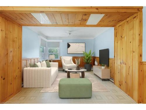 551 Evans Road, Hamilton, ON - Indoor Photo Showing Living Room