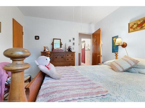 551 Evans Road, Hamilton, ON - Indoor Photo Showing Bedroom