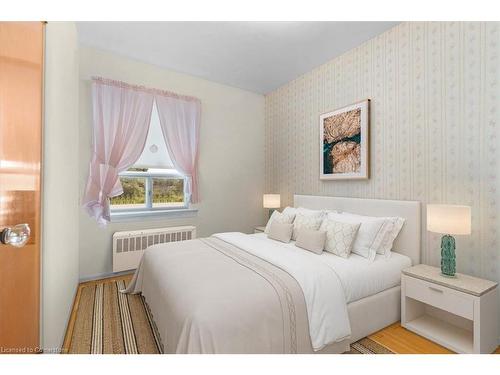 551 Evans Road, Hamilton, ON - Indoor Photo Showing Bedroom