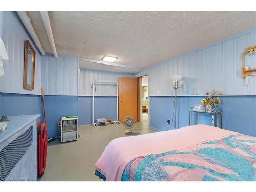 551 Evans Road, Hamilton, ON - Indoor Photo Showing Bedroom