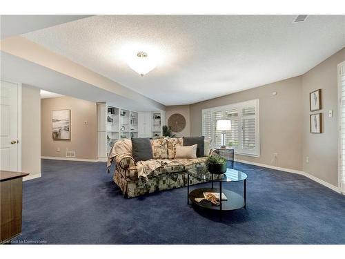 23-2120 Headon Road, Burlington, ON - Indoor Photo Showing Living Room