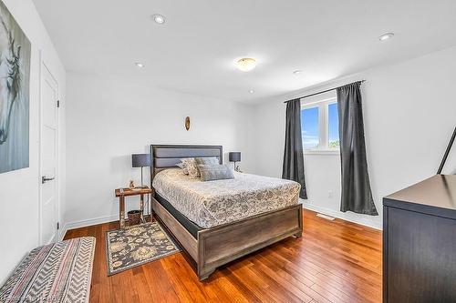 59 Onyx Court, Hamilton, ON - Indoor Photo Showing Bedroom