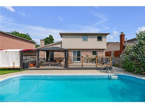 25 Winter Way, Brantford, ON - Outdoor With In Ground Pool