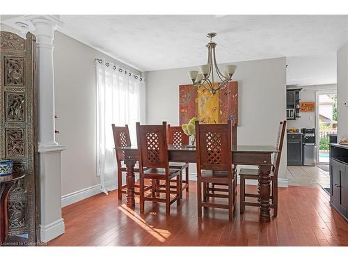 25 Winter Way, Brantford, ON - Indoor Photo Showing Dining Room