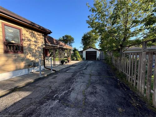 826 Mohawk Road E, Hamilton, ON - Outdoor