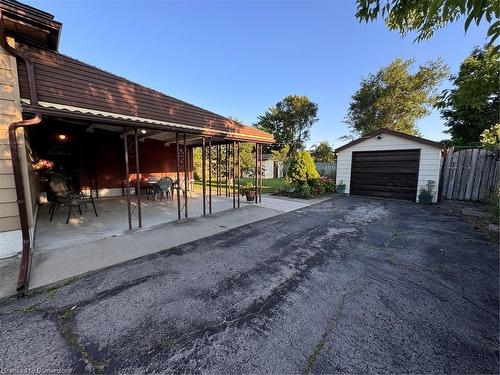 826 Mohawk Road E, Hamilton, ON - Outdoor