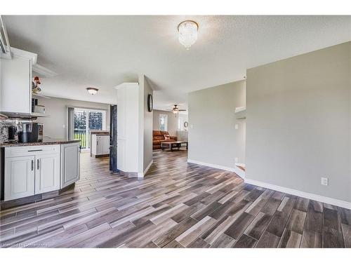 426 Baptist Church Road, Caledonia, ON - Indoor Photo Showing Kitchen