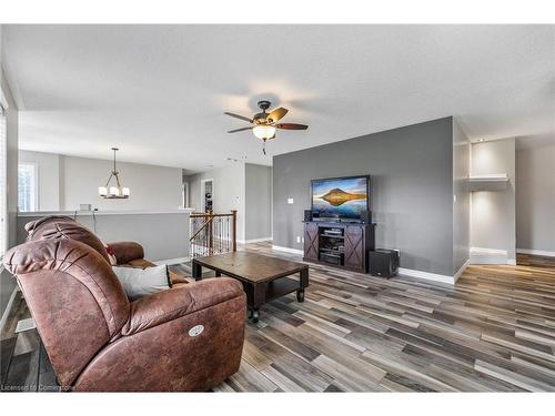 426 Baptist Church Road, Caledonia, ON - Indoor Photo Showing Living Room