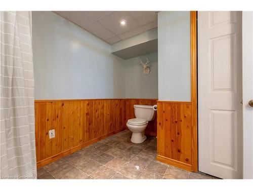 49 Chelsea Street, St. Catharines, ON - Indoor Photo Showing Bathroom