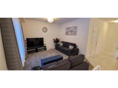 12 Mitchell Avenue, Collingwood, ON - Indoor Photo Showing Living Room