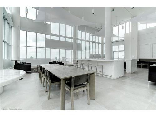 204-500 Brock Avenue, Burlington, ON - Indoor Photo Showing Dining Room