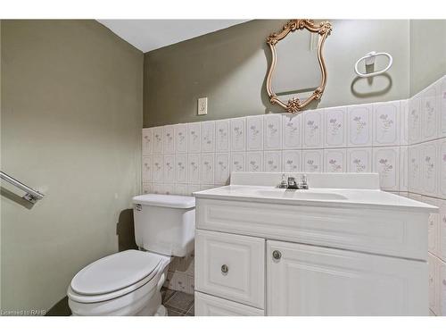 89 Belview Avenue, Hamilton, ON - Indoor Photo Showing Bathroom