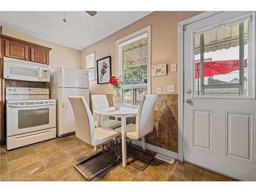 89 Belview Avenue, Hamilton, ON - Indoor Photo Showing Kitchen