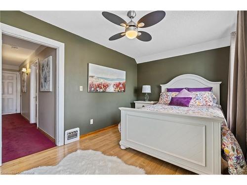 89 Belview Avenue, Hamilton, ON - Indoor Photo Showing Bedroom