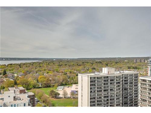 2001-500 Brock Avenue, Burlington, ON - Outdoor With View