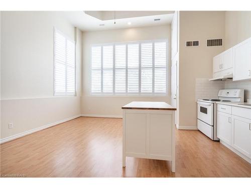 102-111 Grey Street, Brantford, ON - Indoor Photo Showing Kitchen