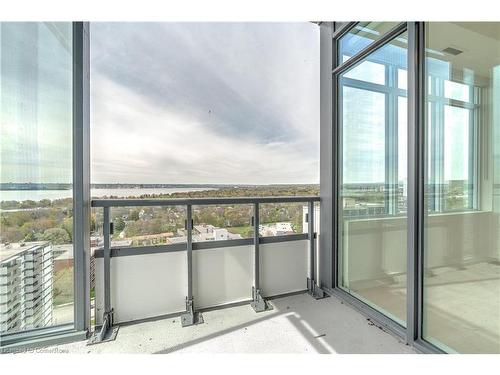 2005-500 Brock Avenue, Burlington, ON -  With Balcony With Exterior