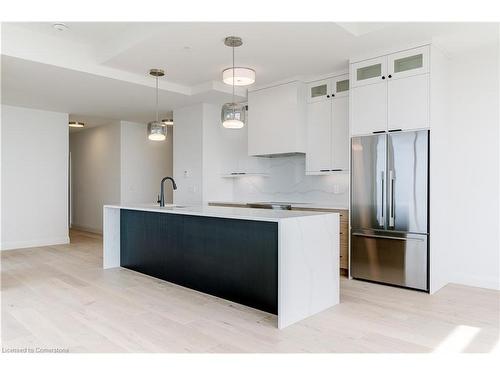 2005-500 Brock Avenue, Burlington, ON - Indoor Photo Showing Kitchen With Upgraded Kitchen