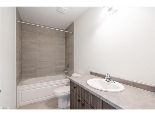 118-21 Roxanne Drive, Hamilton, ON - Indoor Photo Showing Bathroom