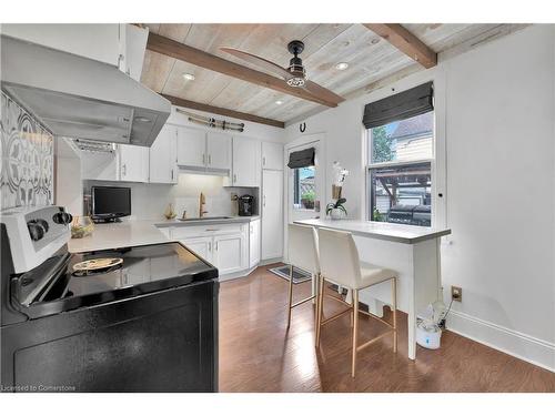 35 Glendale Avenue N, Hamilton, ON - Indoor Photo Showing Kitchen