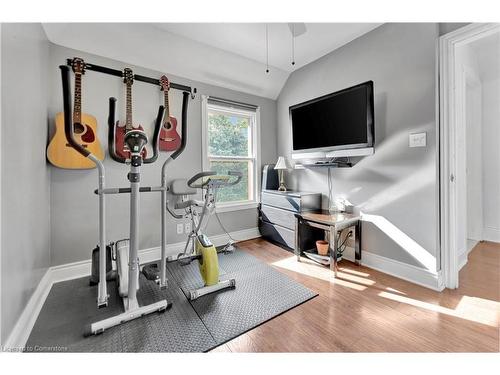 35 Glendale Avenue N, Hamilton, ON - Indoor Photo Showing Gym Room