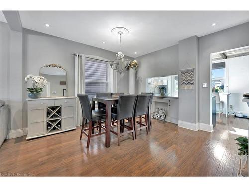 35 Glendale Avenue N, Hamilton, ON - Indoor Photo Showing Dining Room